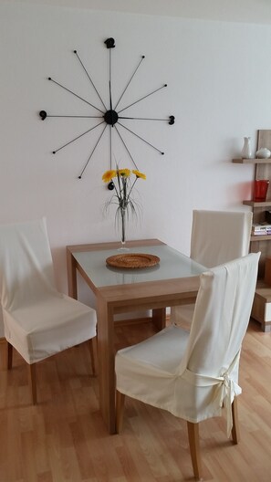 Unclassified image, 2 of 13, button