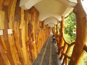 Hiên