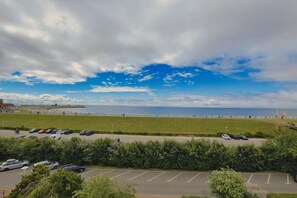 Unclassified image, 5 of 16, button