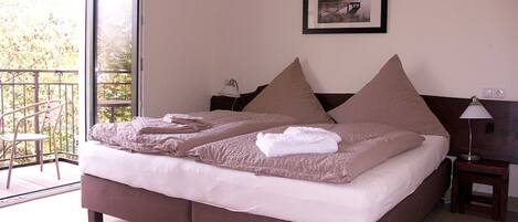 1 室のベッドルーム、セーフティボックス (室内)、デスク、WiFi