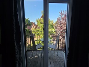 Unclassified image, 5 of 45, button