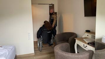 1 bedroom, in-room safe, desk, WiFi