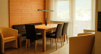 Deluxe Apartment for 5 People, Bergruhe Penthouse - Kella-Egg Apartments