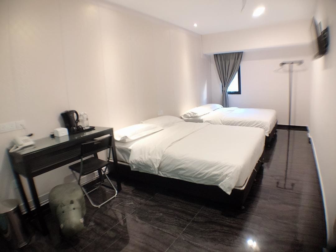 Familie vierpersoonskamer | Luxe beddengoed, een bureau, gratis wifi, beddengoed