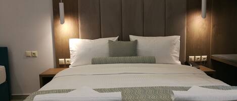 Superior Triple Room | In-room safe, desk, soundproofing, free WiFi