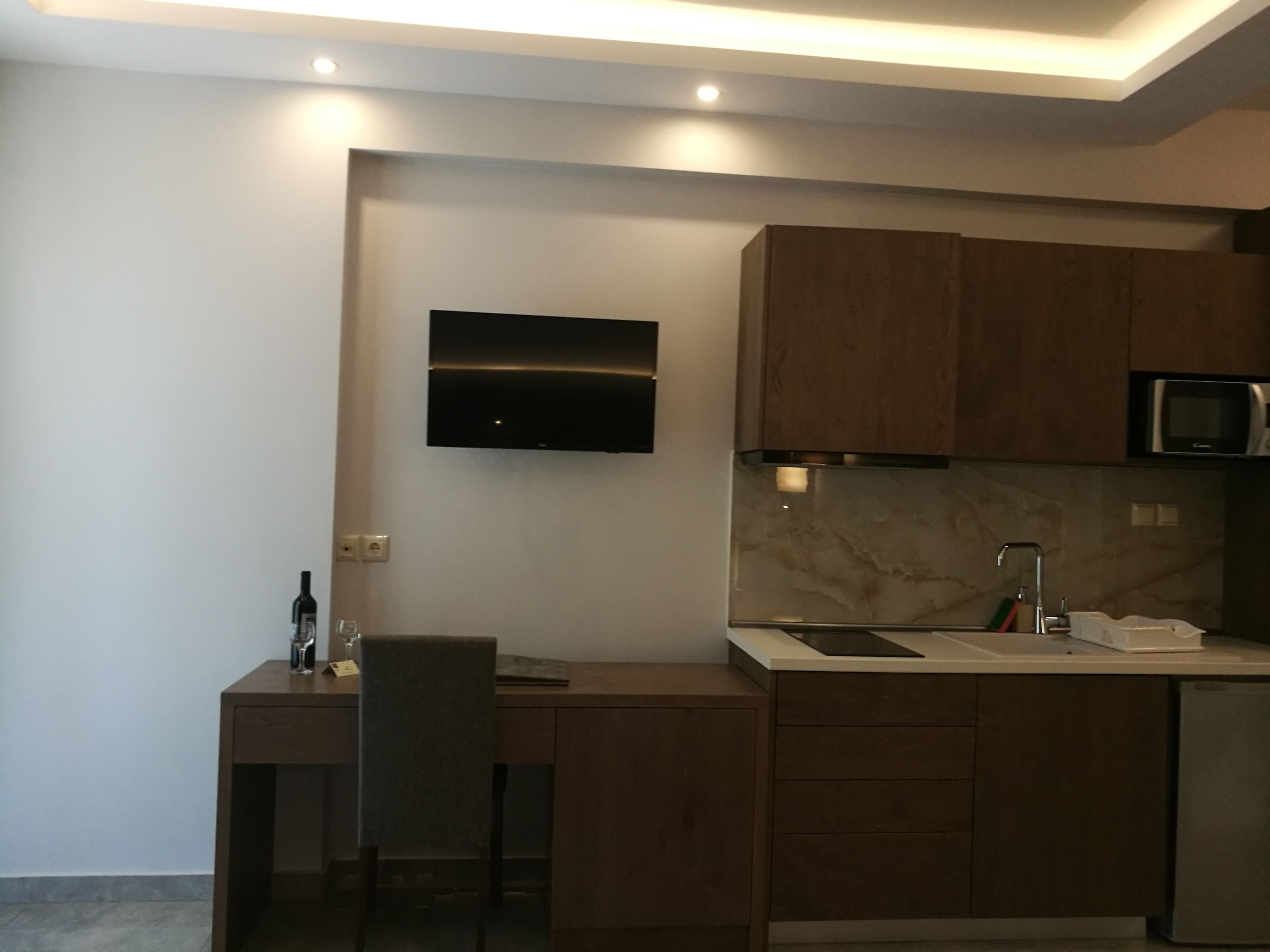 Classic Studio, 1 Bedroom, Kitchen, Garden View | In-room safe, desk, soundproofing, free WiFi