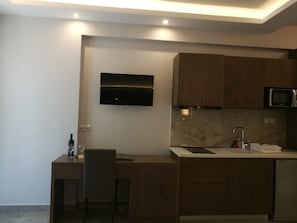 In-room safe, desk, soundproofing, free WiFi - 4-You Family 2 (Polygyros)