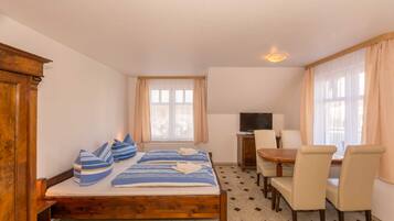 1 bedroom, travel cot, WiFi, bed sheets
