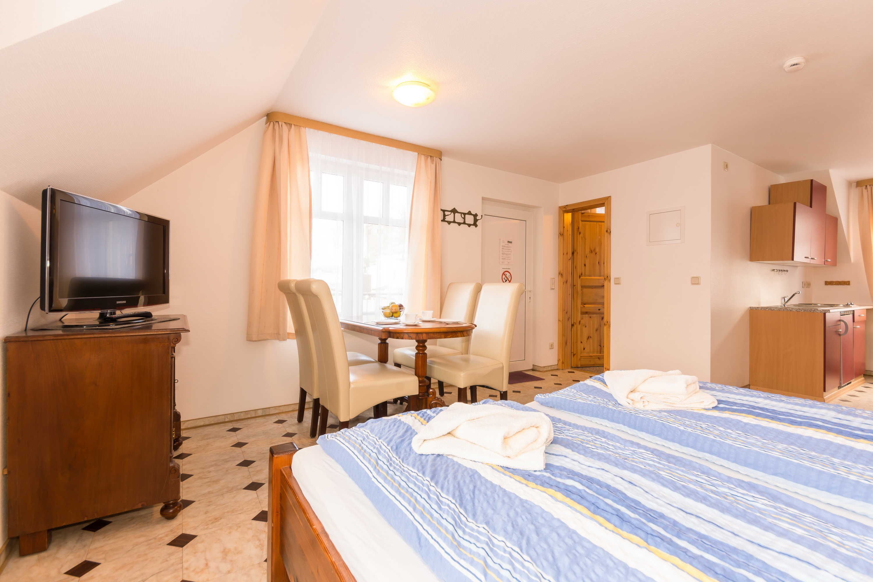 1 bedroom, travel cot, WiFi, bed sheets