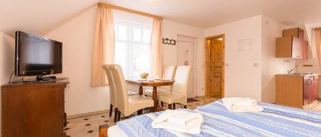 1 bedroom, travel cot, WiFi, bed sheets