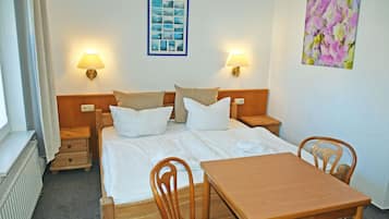 1 bedroom, desk, travel cot, WiFi