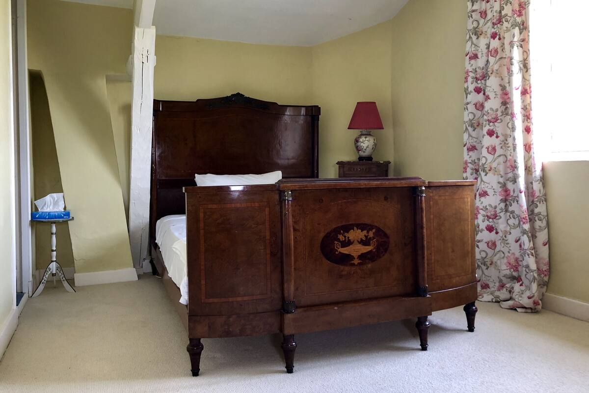 Romantic Double Room | Egyptian cotton sheets, premium bedding, individually decorated