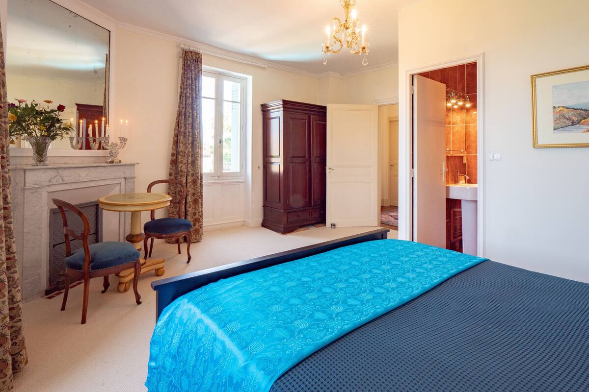 Deluxe Double Room | Egyptian cotton sheets, premium bedding, individually decorated