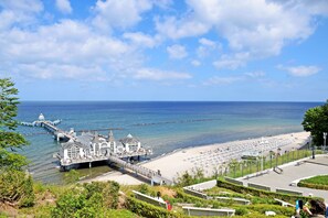 Beach nearby - Vacation home 09 and terrace - Holiday apartments with terrace in Sellin for (Sellin)