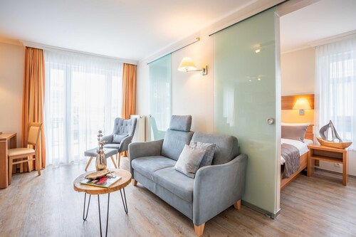 Type I / Nr. 10 pages Sea view - beach house Aurell - directly on the Baltic Sea beach