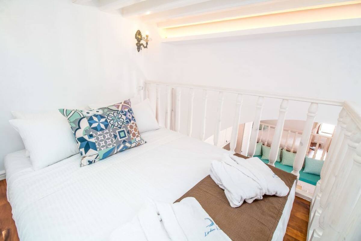 Phòng Suite (2) | Két bảo mật tại phòng, phòng cách âm