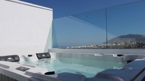 Suite – deluxe (Outdoor Hot Tub, Split Level) | Balkong