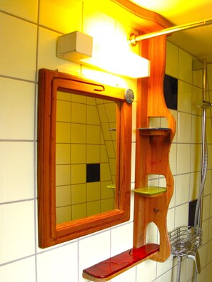 Shower, towels, toilet paper