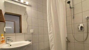 Unclassified image, 5 of 15, button - Double room 4 - Pension Herned ** (Mondsee)