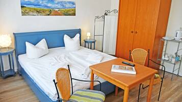 1 Schlafzimmer, Schreibtisch, Reisekinderbett, WLAN
