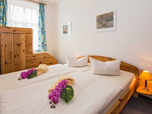 Vacation apartment in the side wing with forest view - Strandvilla Imperator | Hotel &