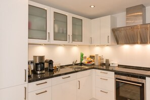 Fridge, oven, dishwasher