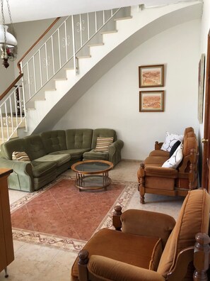 Área de estar no saguão