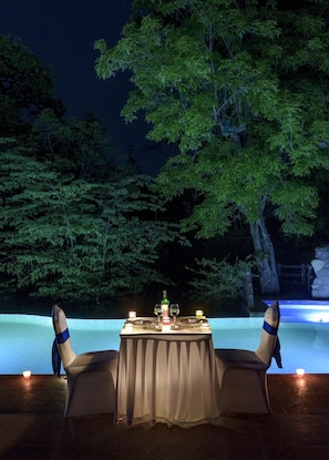 Outdoor dining - The Riverwood Forest Retreat - Pench (Kurai)