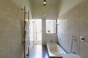 Bathroom - The Riverwood Forest Retreat - Pench (Kurai)