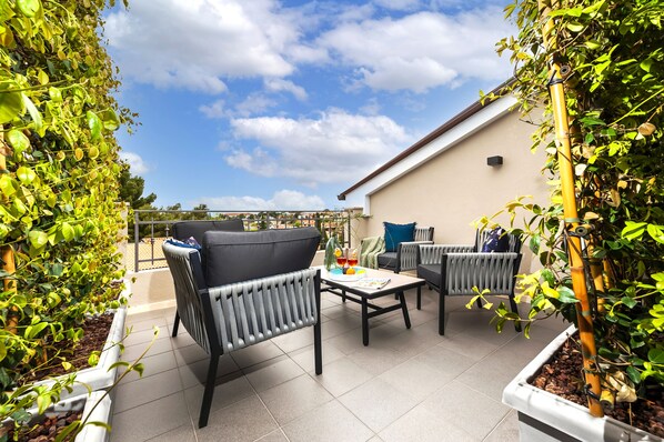 Superior-huoneisto, 1 makuuhuone, terassi | Terassi/patio