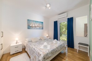 2 bedrooms, iron/ironing board, free WiFi, bed sheets - Villa Ana – Private Villa mit beheiztem Pool, großem Garten & Meerblick.. (Zaostrog)