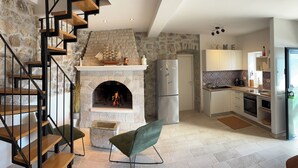 Interior - Villa Ana – Private Villa mit beheiztem Pool, großem Garten & Meerblick… (Zaostrog)