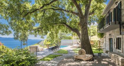 Villa on upeat näkymät merelle, 2 makuuhuonetta, uima-allas