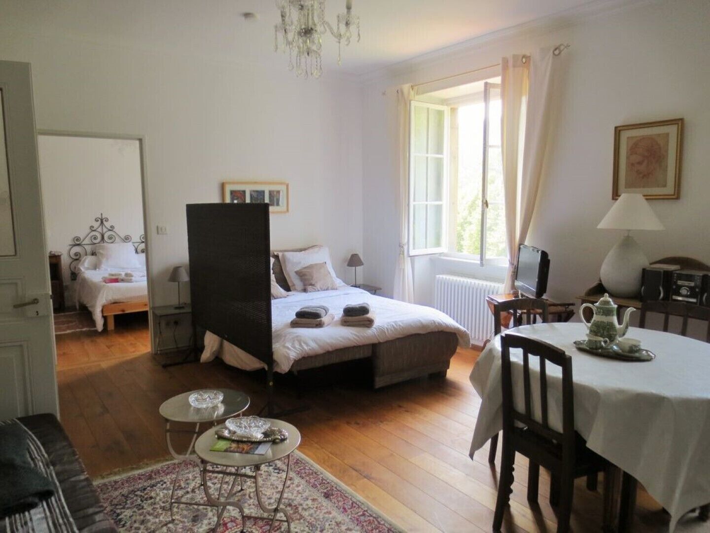 1 chambre, bureau, fer et planche à repasser, Wi-Fi gratuit