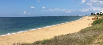 Beautiful duplex with beach and tennis on the doorstep