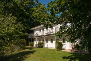 Unclassified image, 2 of 10, button - Vacation apartment WE 7 - Holiday apartments at the sports field (Sellin)