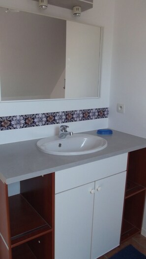 淋浴设施、毛巾