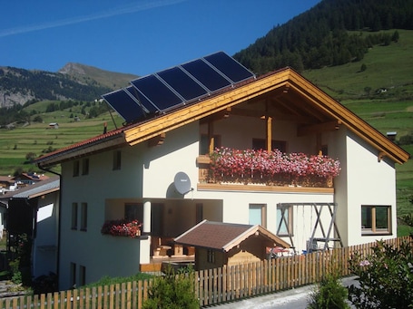 Fachada da propriedade