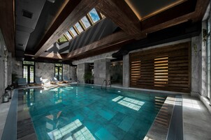 Indoor pool, sun loungers