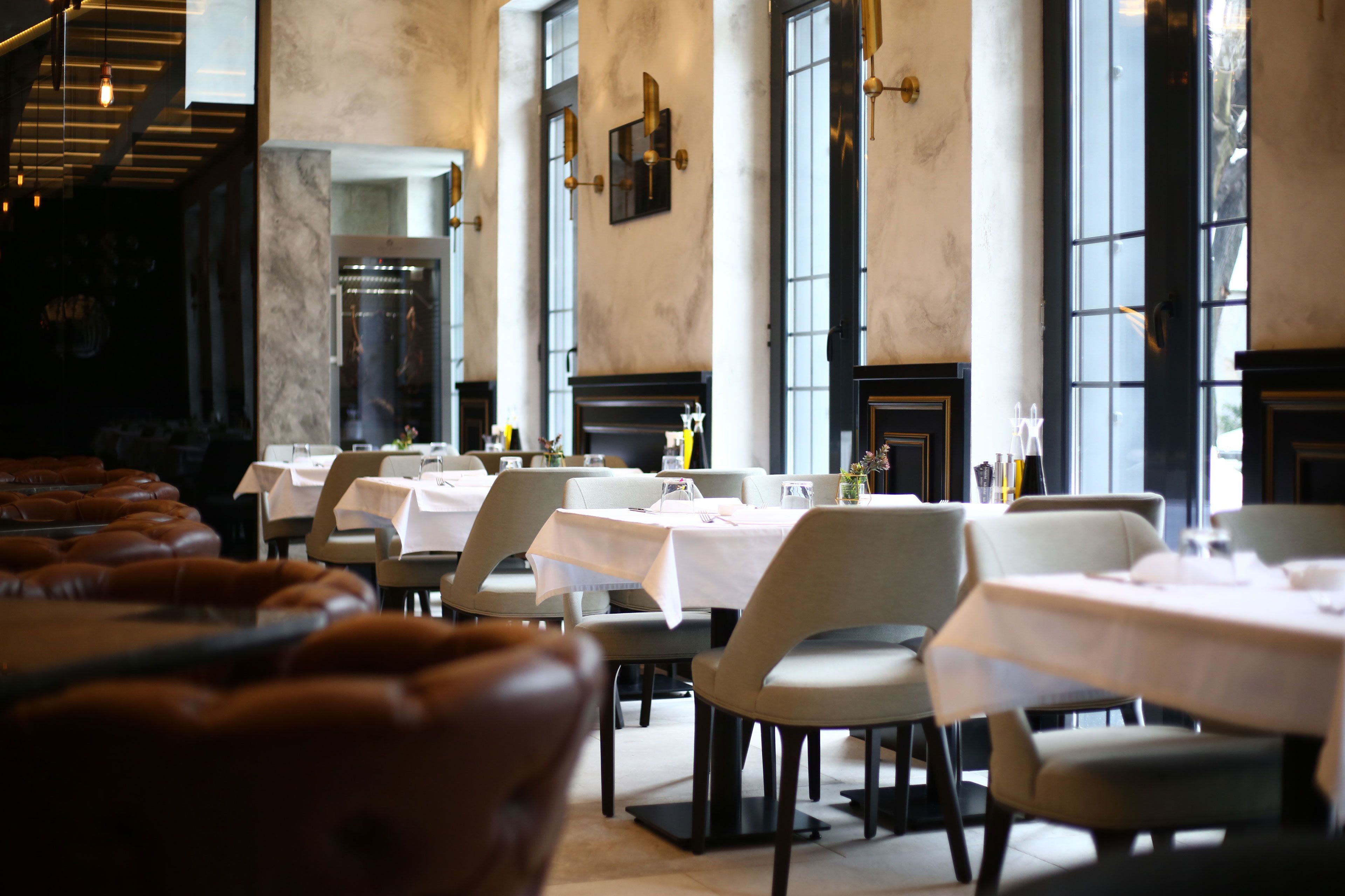 daily continental breakfast (eur 6 per person)