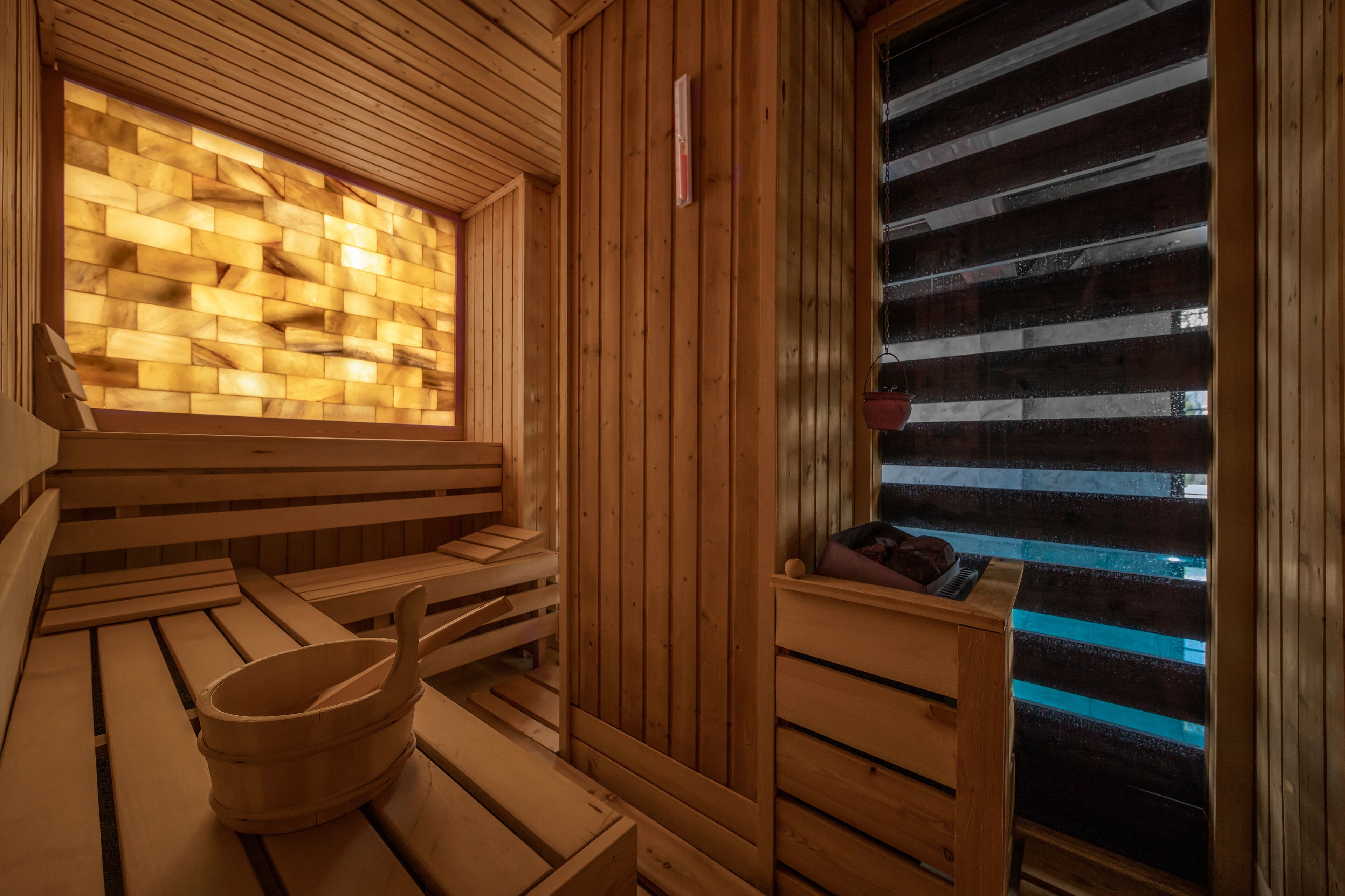 turkish bath/hammam, sports massages, massages