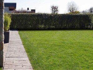 Unclassified image, 3 of 14, button