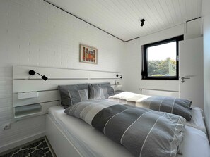 2 عدّة غرف نوم وسرير سفر وواي فاي