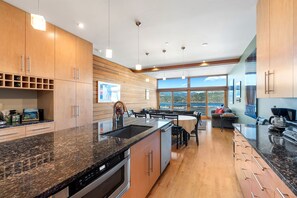 Fridge, microwave, oven, stovetop - Great house for groups, downtown location, light and airy, big views! (Hood River)