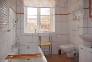 Unclassified image, 3 of 18, button