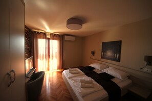Comfort Apartment, Sea View | Blackout drapes, rollaway beds, free WiFi, bed sheets - Family Apartment Kocevar (Piran)