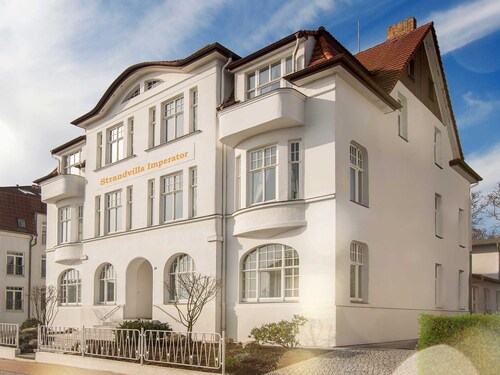 Vacation apartment in the side wing with forest view - Strandvilla Imperator | Hotel &