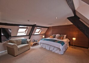 Iron/ironing board, free WiFi, bed sheets - The Castle Hotel (Llandovery)