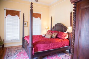 4 bedrooms, iron/ironing board, travel crib, free WiFi