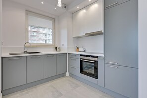 Apartment, 1 Bedroom (4 adults - 27) | Private kitchenette | Fridge, stovetop, dishwasher, electric kettle - Apartamenty Apartinfo Bastion Walowa (Gdansk)